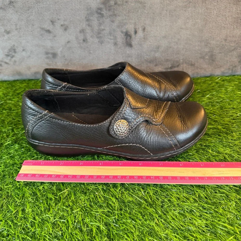 Clarks Bendables Black Leather‎ Button Slip On Flats Shoes Womens size 7 M